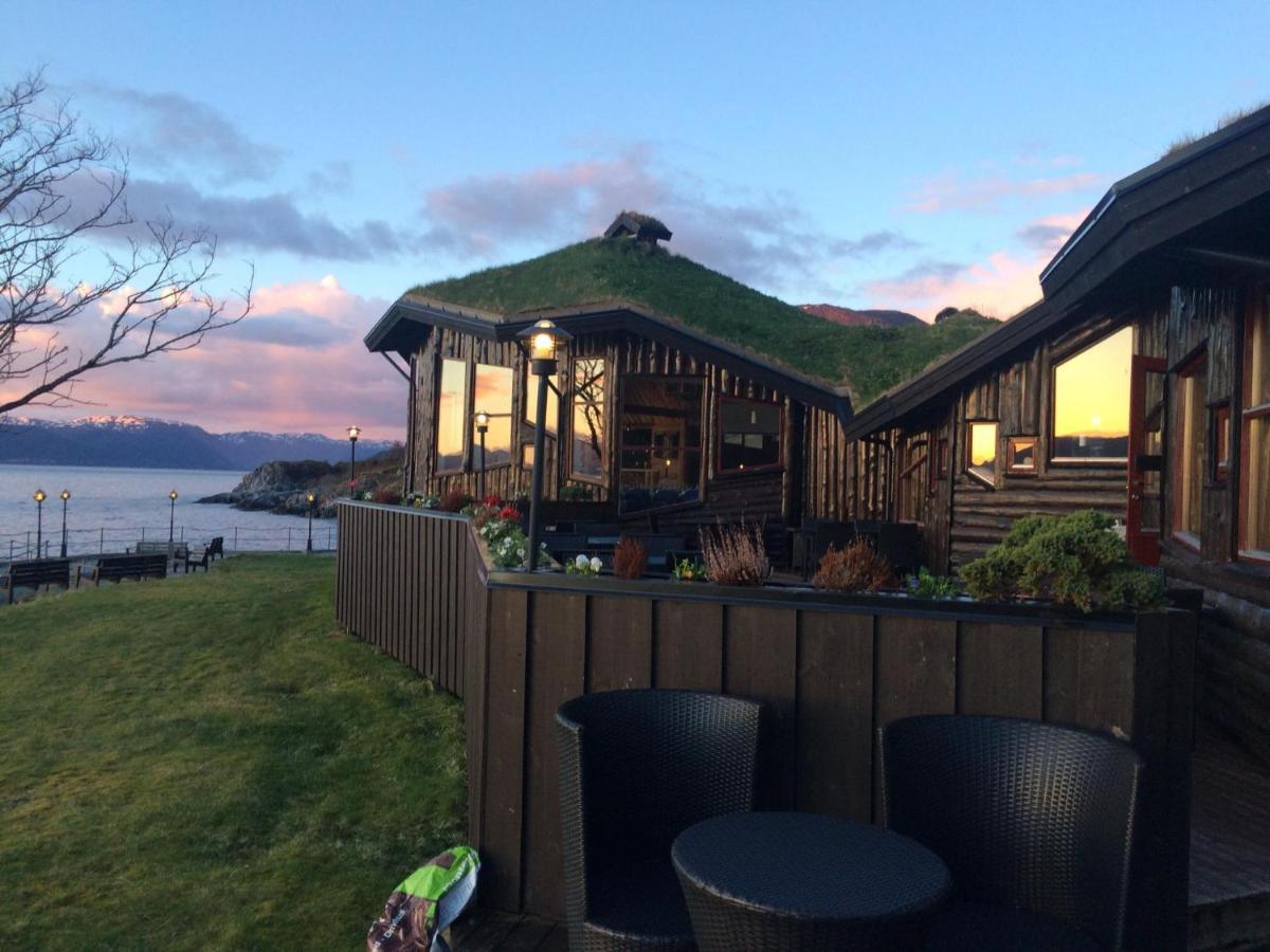 Brekkestranda Fjordhotel Brekke  ภายนอก รูปภาพ