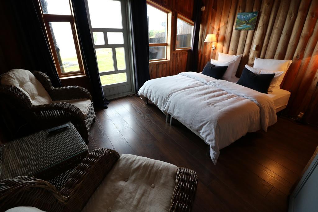 Brekkestranda Fjordhotel Brekke  ภายนอก รูปภาพ