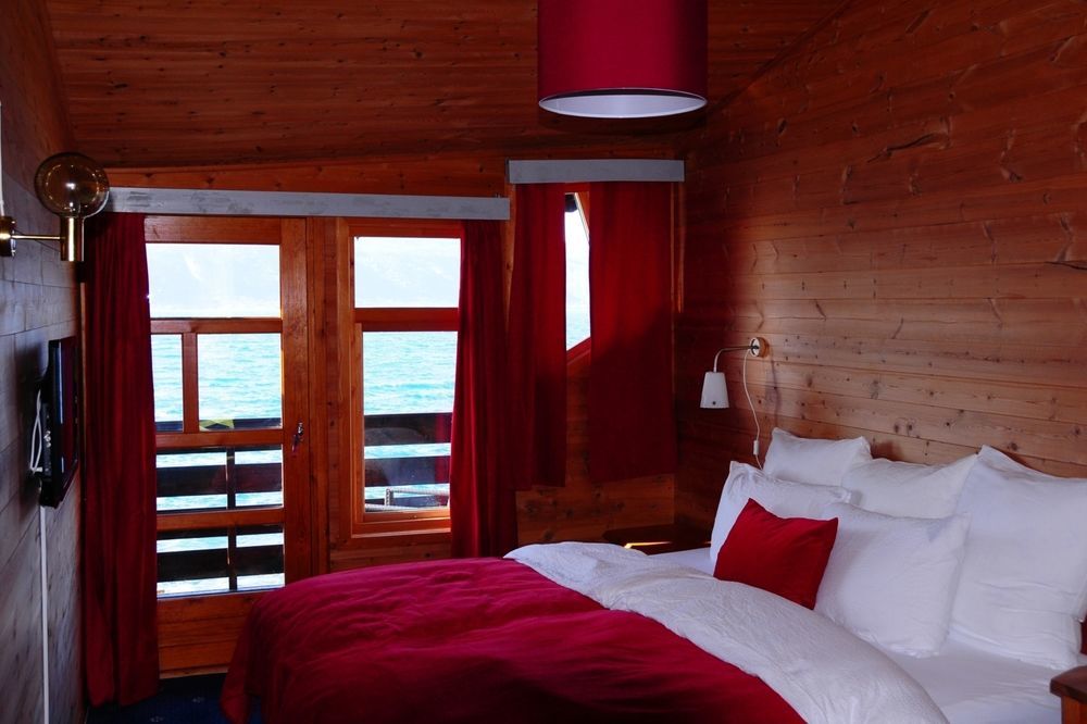 Brekkestranda Fjordhotel Brekke  ภายนอก รูปภาพ